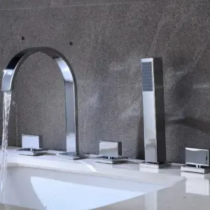 Mitigeur de bain 5 trous avec douchette à main et effet cascade